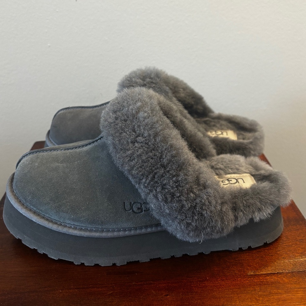 Ugg Disquette Suede & Shearling Platform Slippers - Size 7 - Grey